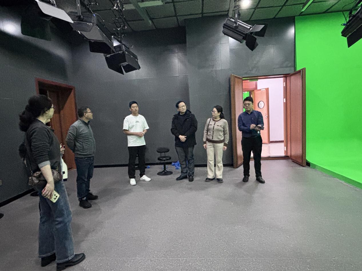 6156448b99e44d2785adb34dd3cc3b07.jpg 6156448b99e44d2785adb34dd3cc3b07.jpg